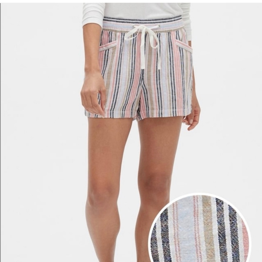 GAP striped linen shorts, elastic waist with drawstring. Size XL.